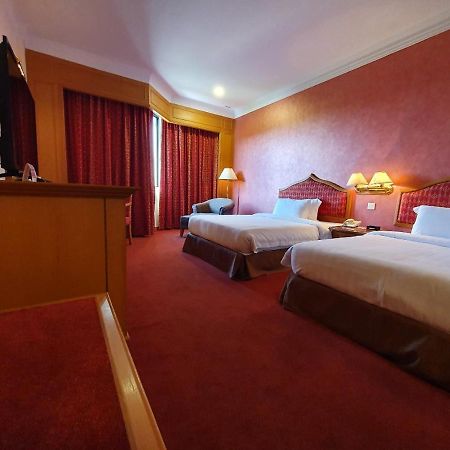 Parkview Hotel Kampong Jerudong Екстериор снимка
