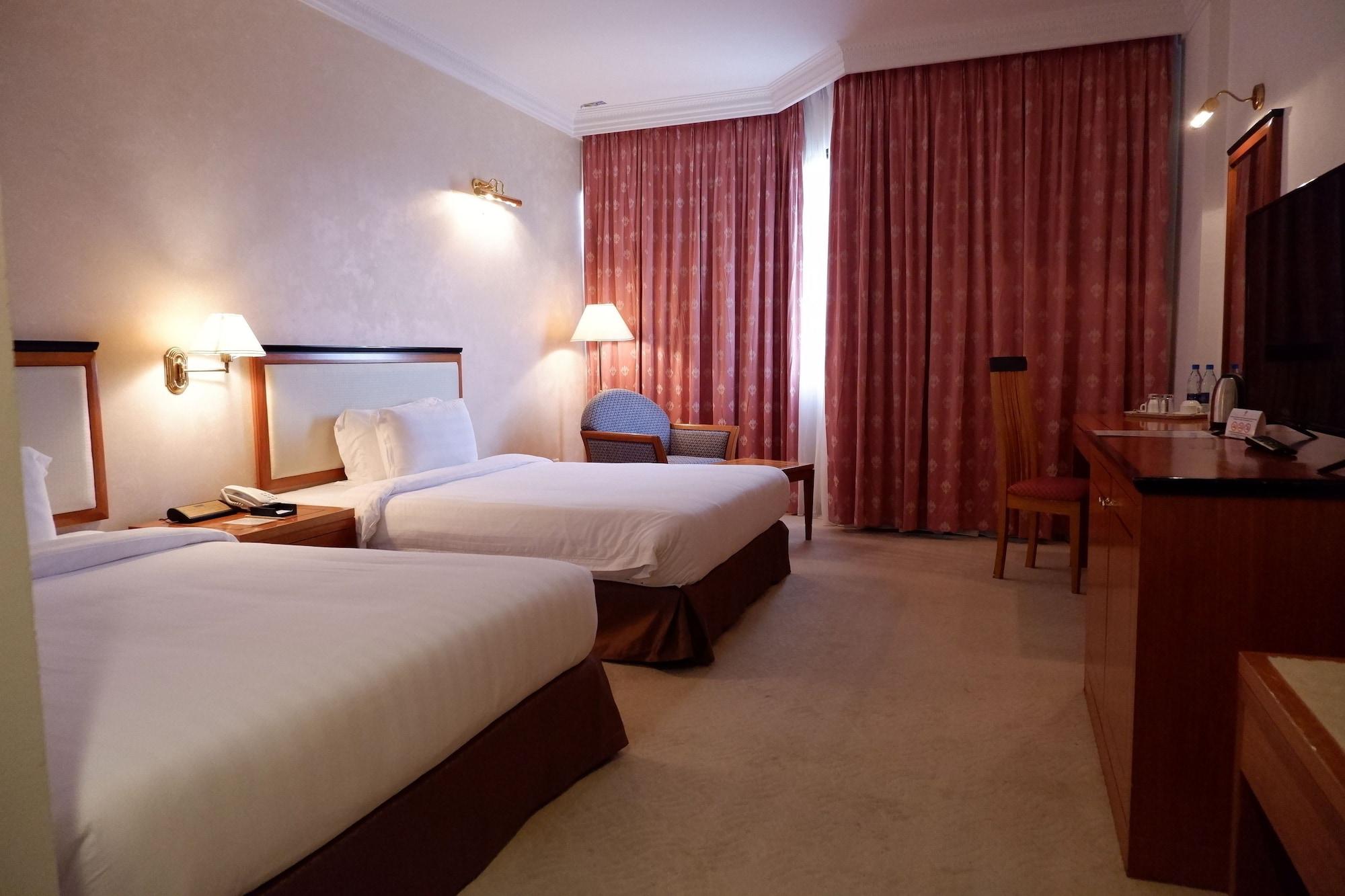 Parkview Hotel Kampong Jerudong Екстериор снимка