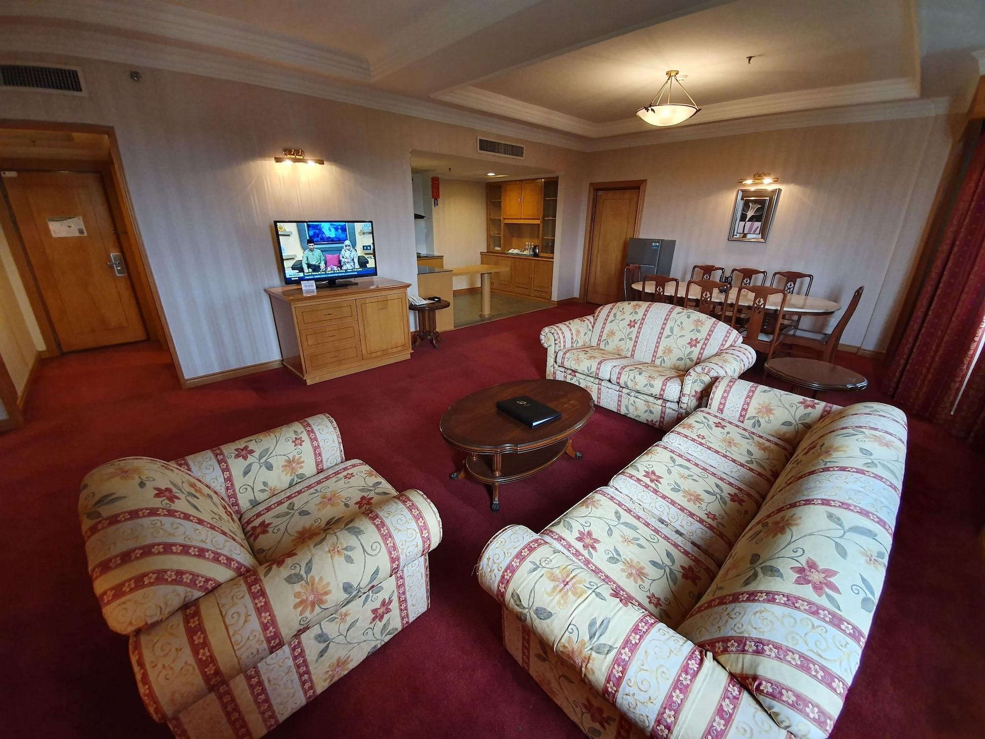 Parkview Hotel Kampong Jerudong Екстериор снимка