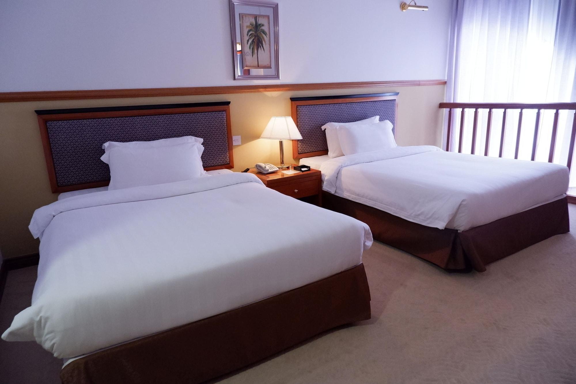 Parkview Hotel Kampong Jerudong Екстериор снимка