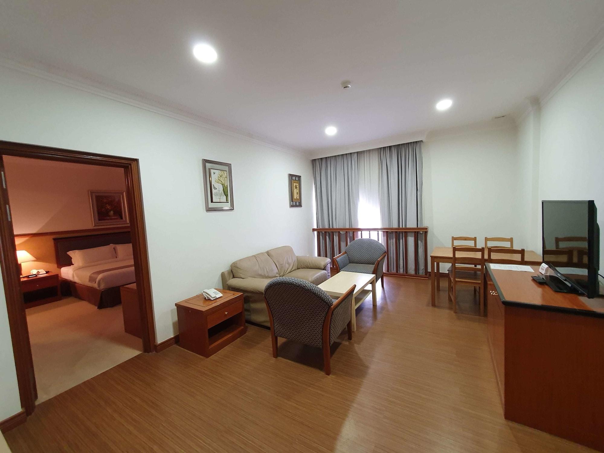 Parkview Hotel Kampong Jerudong Екстериор снимка