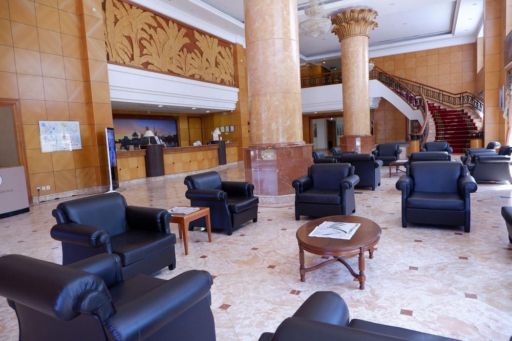 Parkview Hotel Kampong Jerudong Екстериор снимка