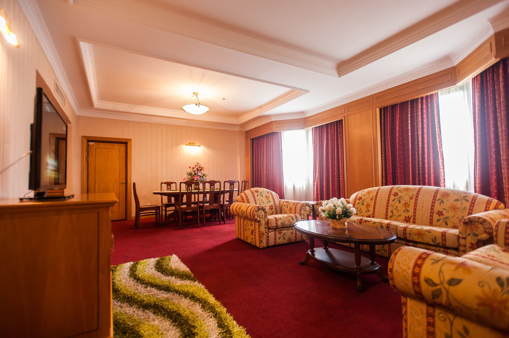 Parkview Hotel Kampong Jerudong Екстериор снимка
