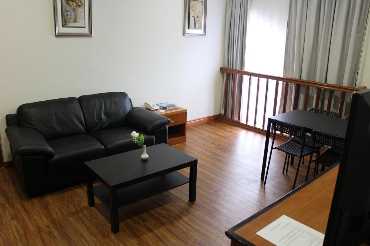 Parkview Hotel Kampong Jerudong Екстериор снимка