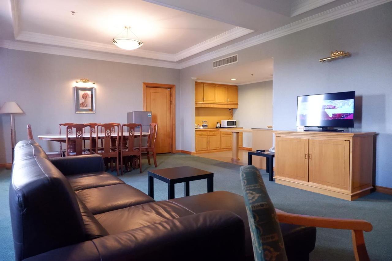 Parkview Hotel Kampong Jerudong Екстериор снимка