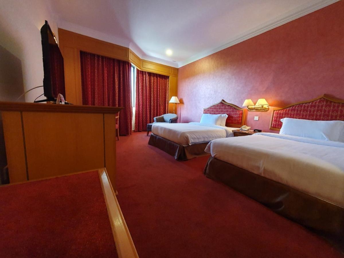 Parkview Hotel Kampong Jerudong Екстериор снимка